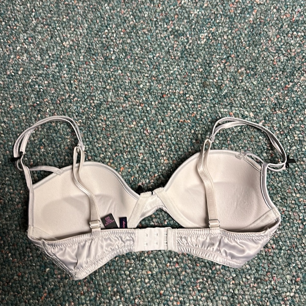 Victoria’s Secret size 32D, silver tiny sequins bra Sexy Little Things…. - Picture 4 of 7
